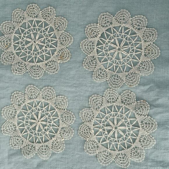Lot 4 antique needle lace doilies 5 1/2" diameter - Picture 1 of 6